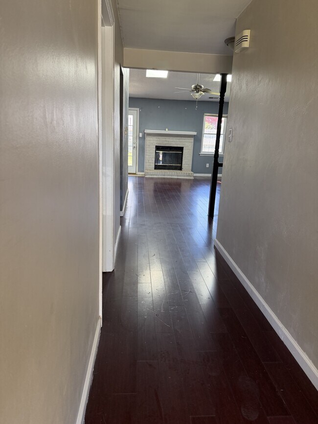 Foto del edificio - 2005 Handel Ct