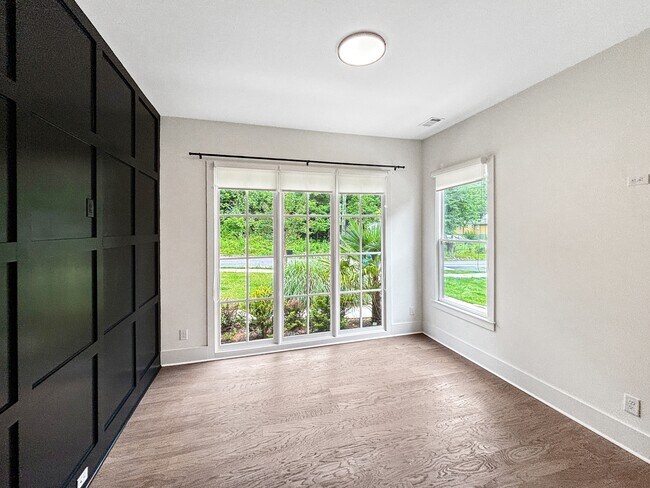 Foto del edificio - 1241 Bridges Ave SW