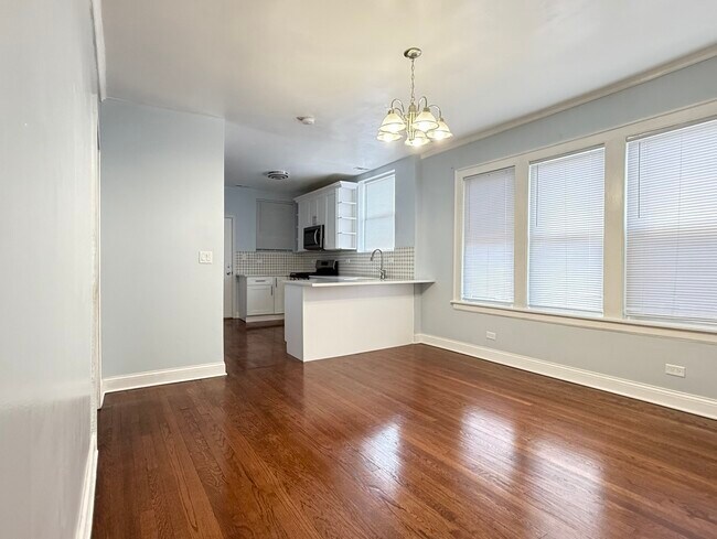 Foto del edificio - 3615 N Troy St