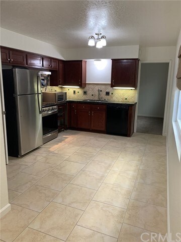 Building Photo - 3250 Avenida del Presidente