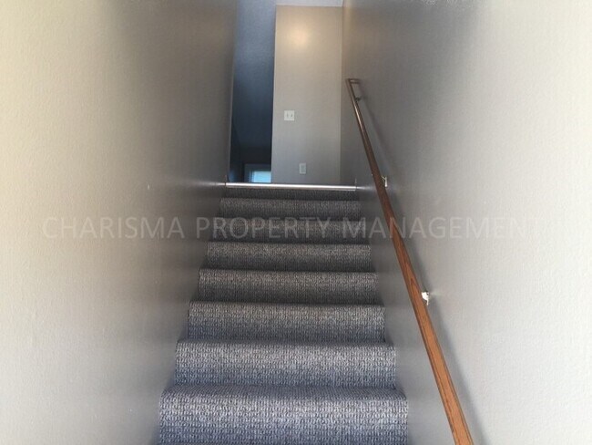 Building Photo - 3500 S Sertoma Ave