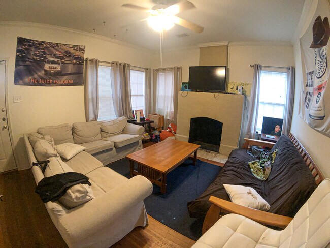 Foto del edificio - 1100 W 22nd St