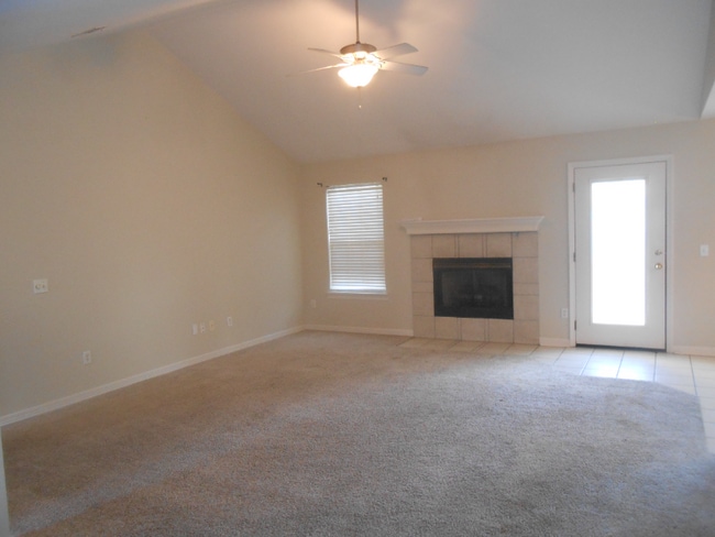 Photo - 156 Rob St House