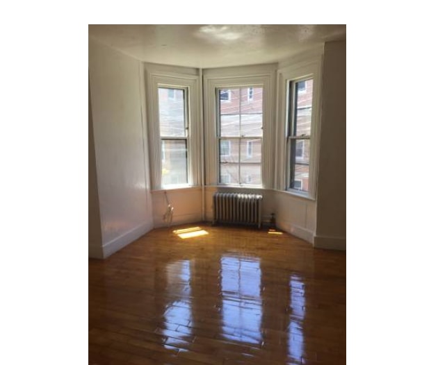 Building Photo - 4 Adella Pl