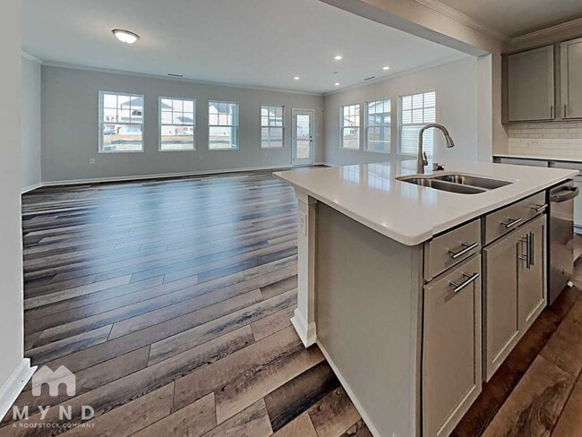 Building Photo - 1601 Trembley Pk Dr