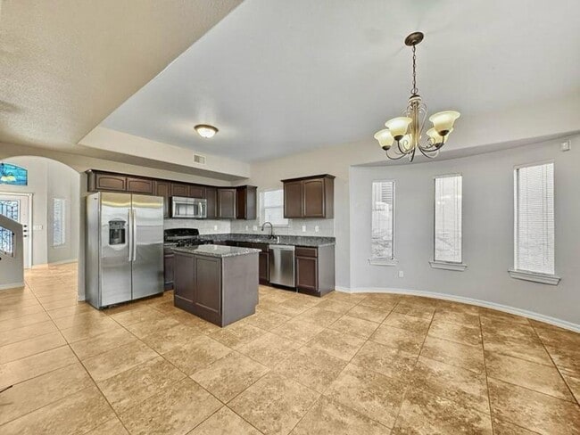 Building Photo - Beautifully crafted 3 bedroom, 2.5 bathroom home in East El Paso