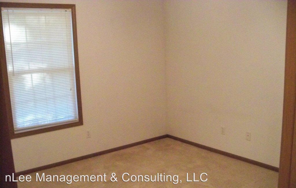 1901 Jamesport St, Saint Joseph, MO 64504 Room for Rent in Saint