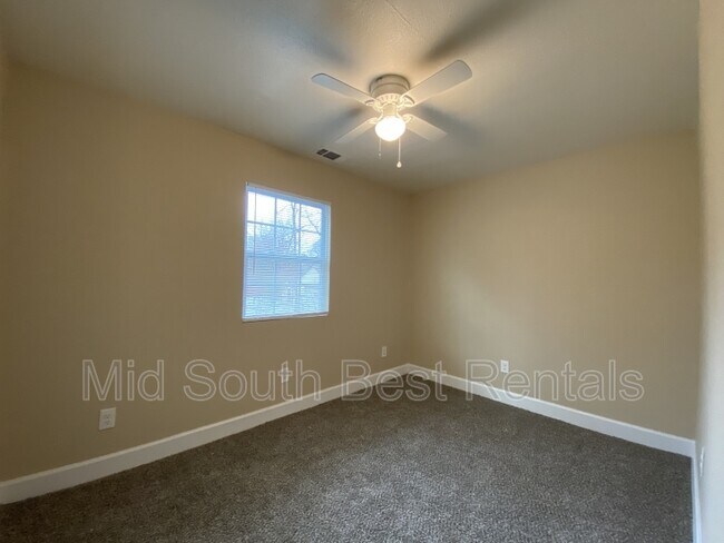 Foto del edificio - 1004 Floyd Ave