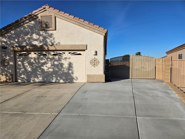 Building Photo - 2694 Sanctuary Dr