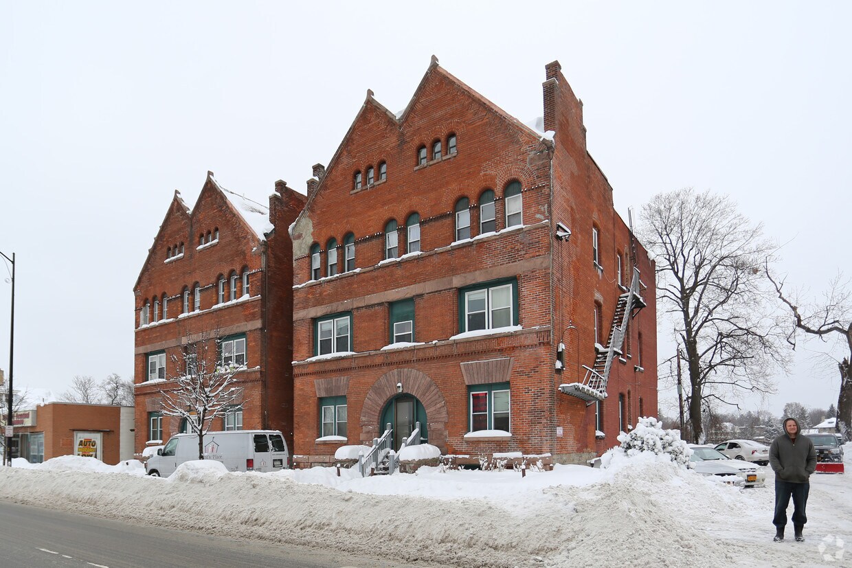 512 Lake Ave, Rochester, NY 14613 Apartments in Rochester, NY