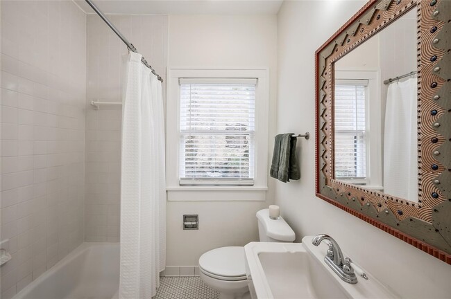 Foto del edificio - 1737 Albans Rd