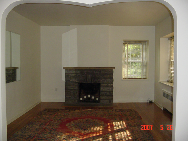 Building Photo - 5280 Hermit Ln