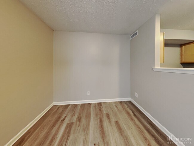 Building Photo - 4918 Pembridge Dr