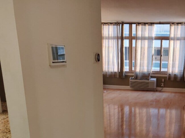Entryway + Living Room - 10 Regent St