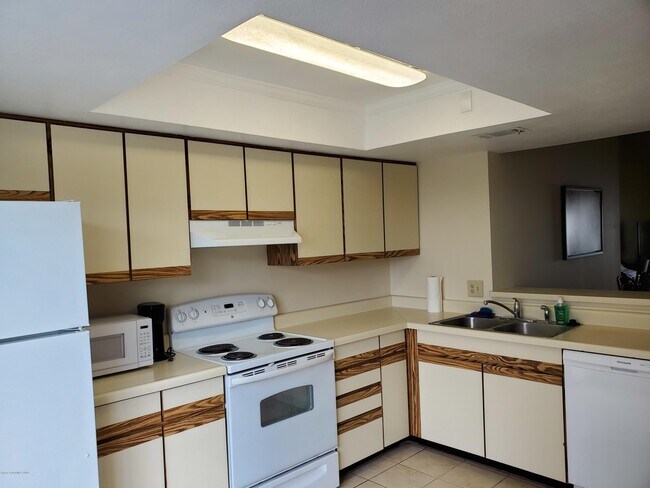 Building Photo - 1515 Huntington Ln