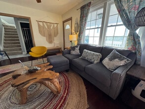 Building Photo - 10417 S Grant Ave