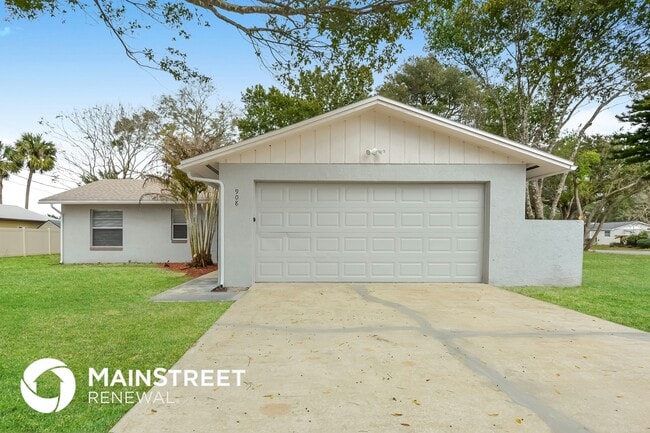 Building Photo - 908 E Normandy Blvd