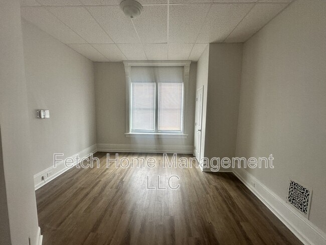 Foto del edificio - 117 S 10th St