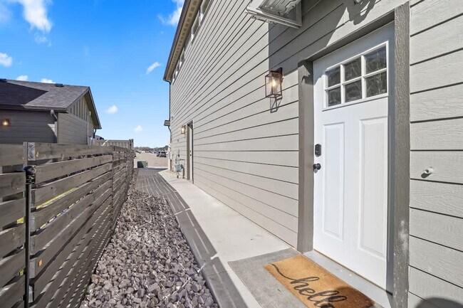 Building Photo - 304 Cliff Swallow Ave