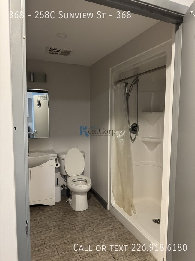 Building Photo - 258C-258C Sunview St