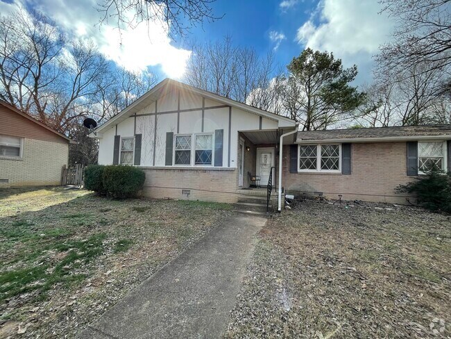 Huntington Park Apartments for Rent with a Living Room - Nashville, TN