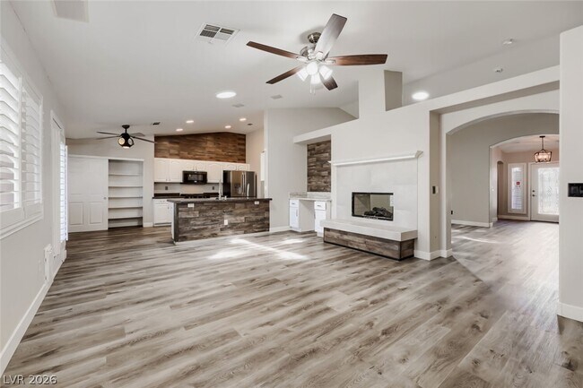 Foto del edificio - 4407 Golden Palomino Ln