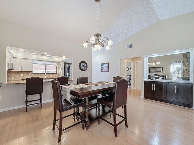 Foto del edificio - 9981 Eagles Point Cir