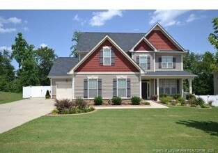 Building Photo - 425 Colonist Pl