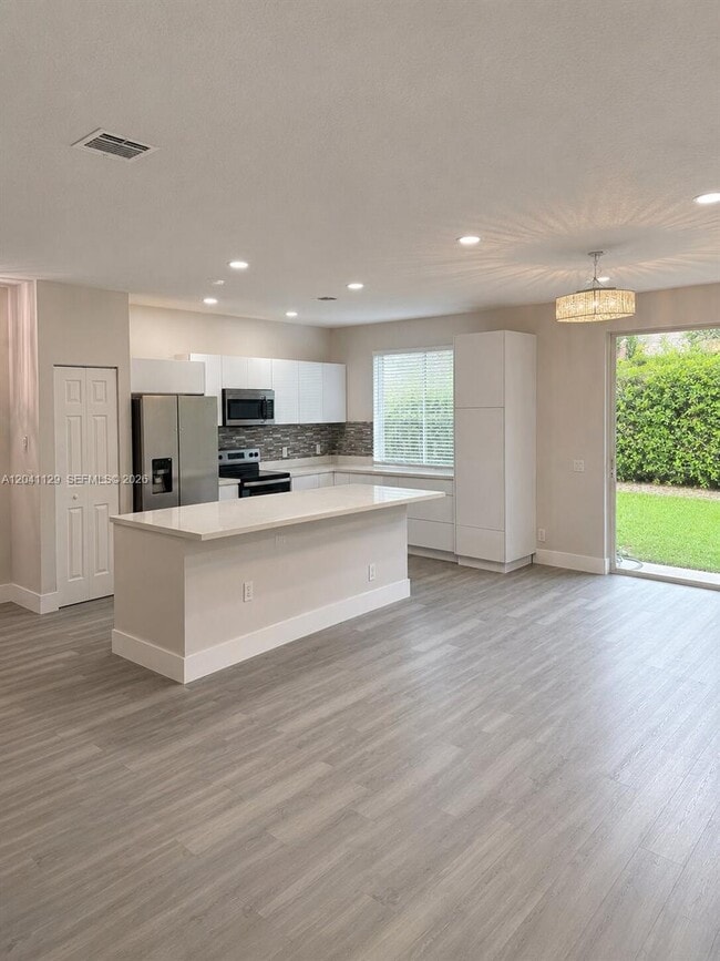 Building Photo - 1528 Salerno Cir
