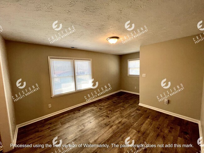 Building Photo - Spacious 1 bedroom 1 bathroom apartment