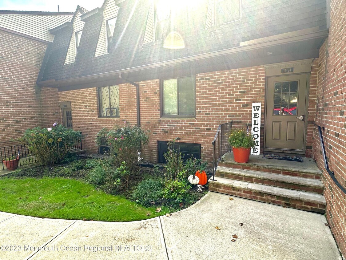 Primary Photo - 200 Portland Rd