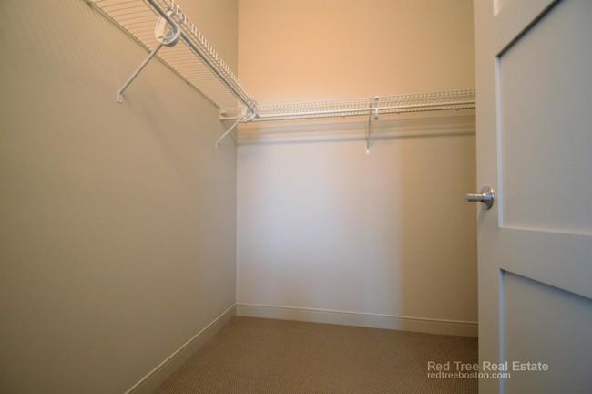 Building Photo - 75 Brainerd Rd