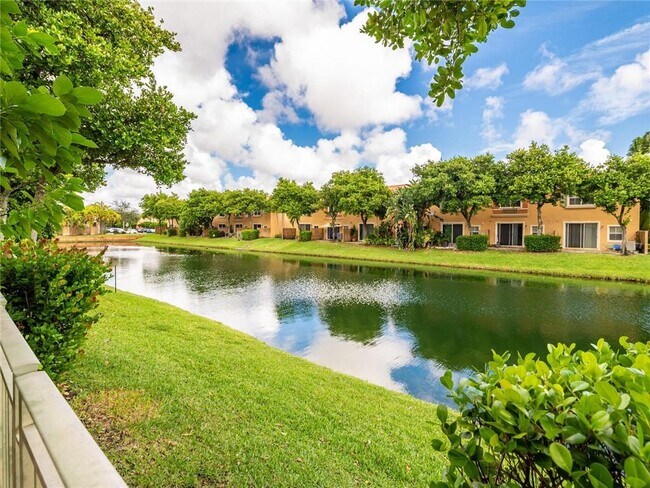 Foto del edificio - 2319 Mariner Ct