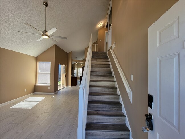 Building Photo - 5718 Fargo Dr