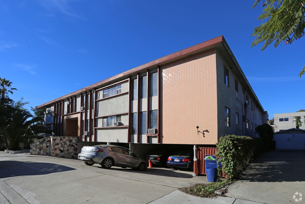 Building Photo - 1211 N Detroit St