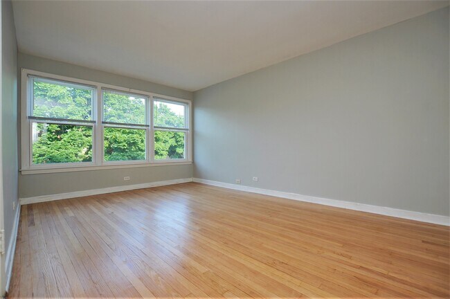Building Photo - 8922 Bronx Ave