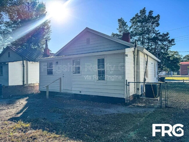 Building Photo - 510 Beale St