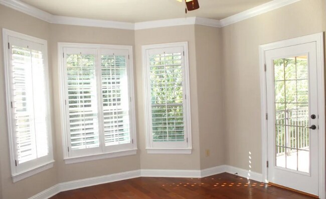 Building Photo - 3104 Sabine Cove