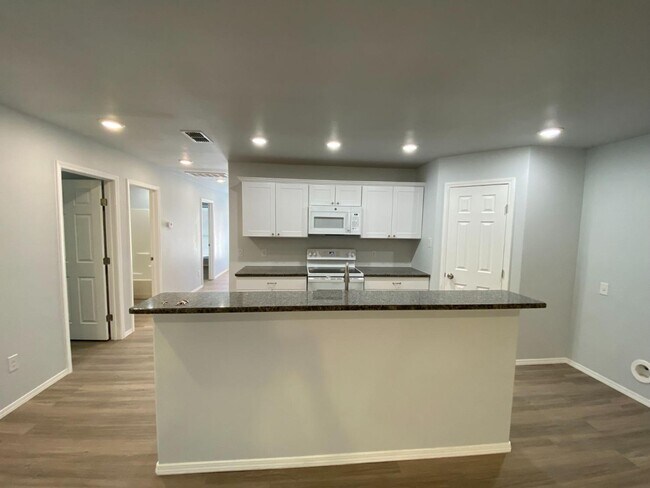 Foto del edificio - New 3/2/2 Duplex in Northwest Lubbock