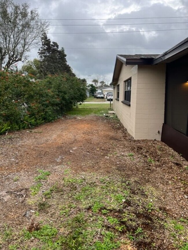 Building Photo - Cute Single Family Home For Lease in South...