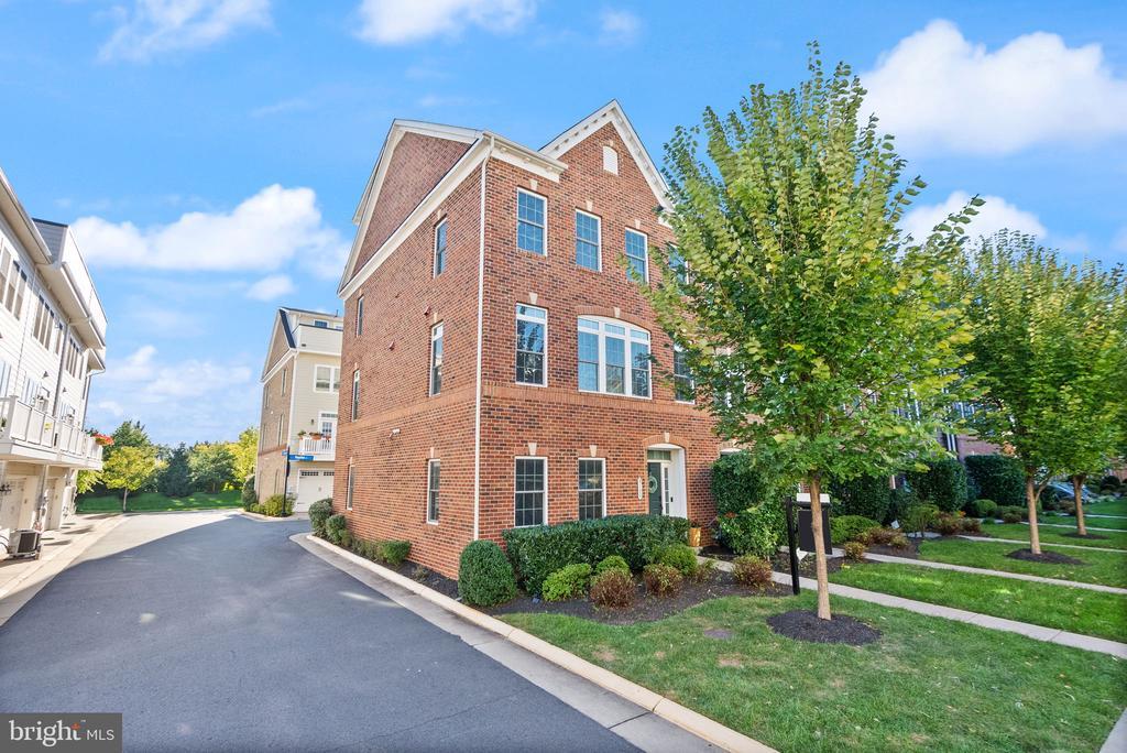 Foto principal - 3100 Magellan Ct