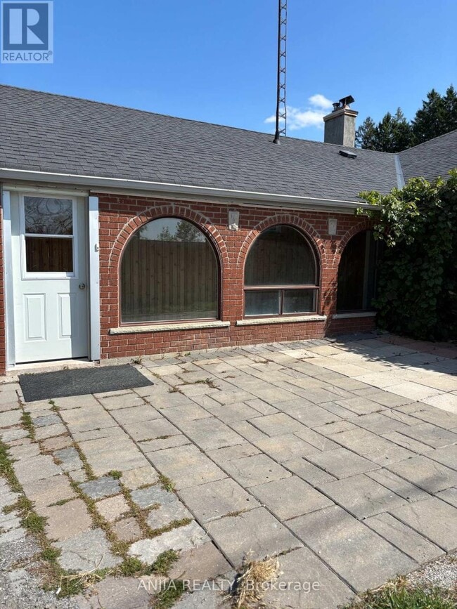 Building Photo - 10893 Kennedy Rd