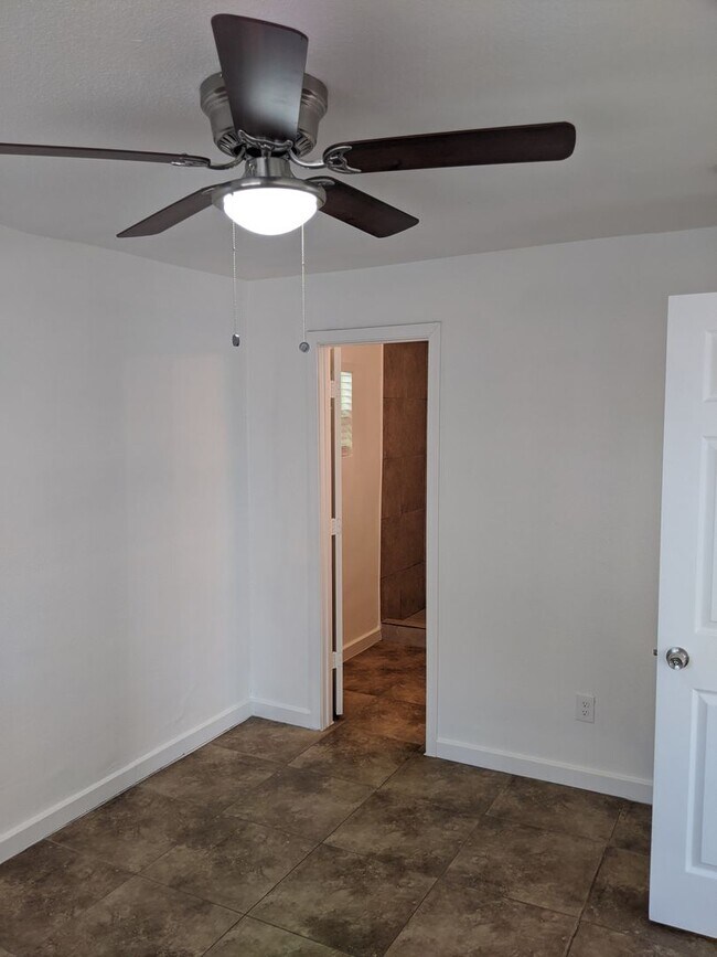 Photo - 3325 W Monroe St Apartment