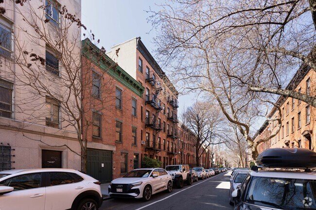 Foto del edificio - 242 Baltic St