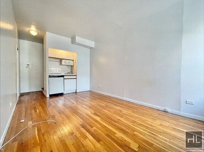 Building Photo - East 12th Street