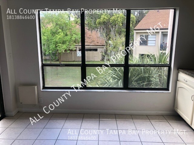 Foto del edificio - Fantastic 2/2 condo with vaulted ceiling a...
