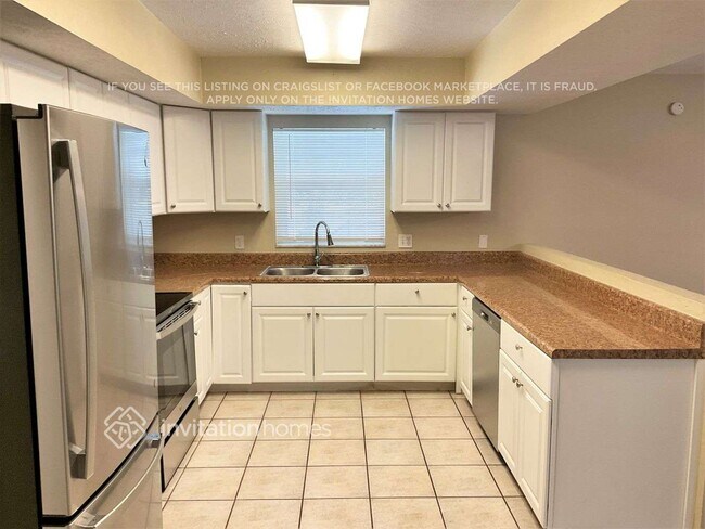 Building Photo - 3831 Parkside Dr