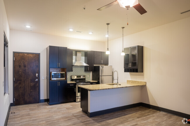 1BR, 1BA - 8th and Main