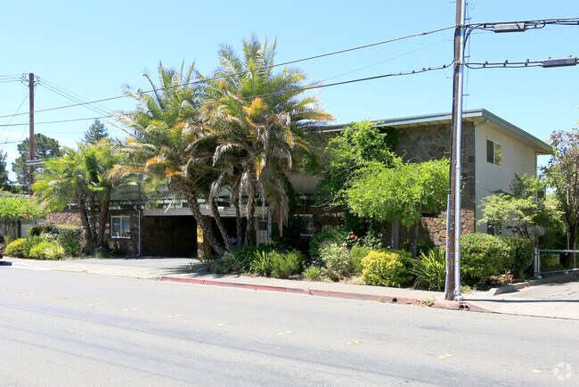 Building Photo - 515 S E St