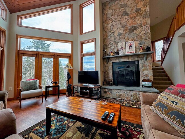 Foto del edificio - 307 Crawford Ridge Rd